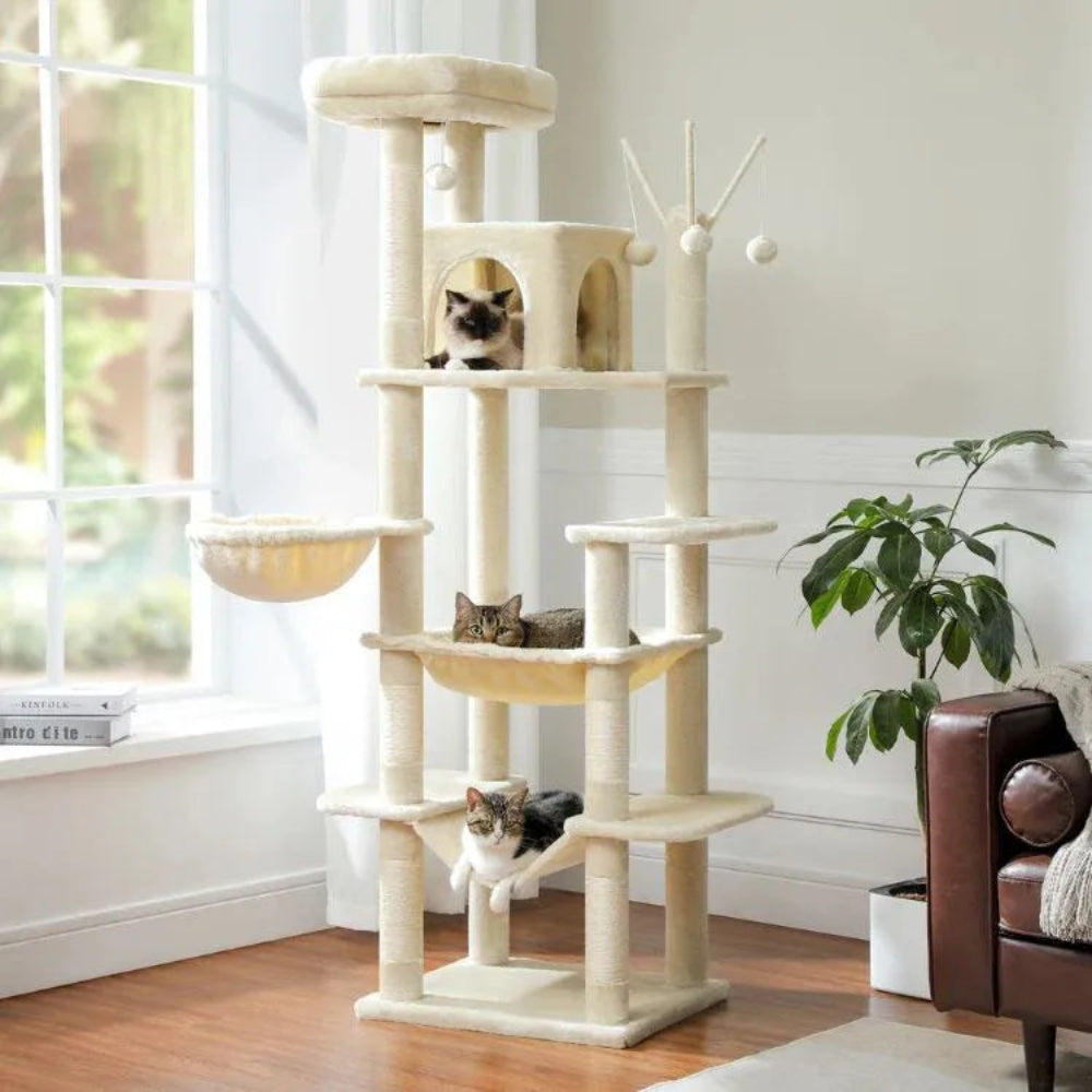 Arbre à chat XXL 175cm beige dans un salon